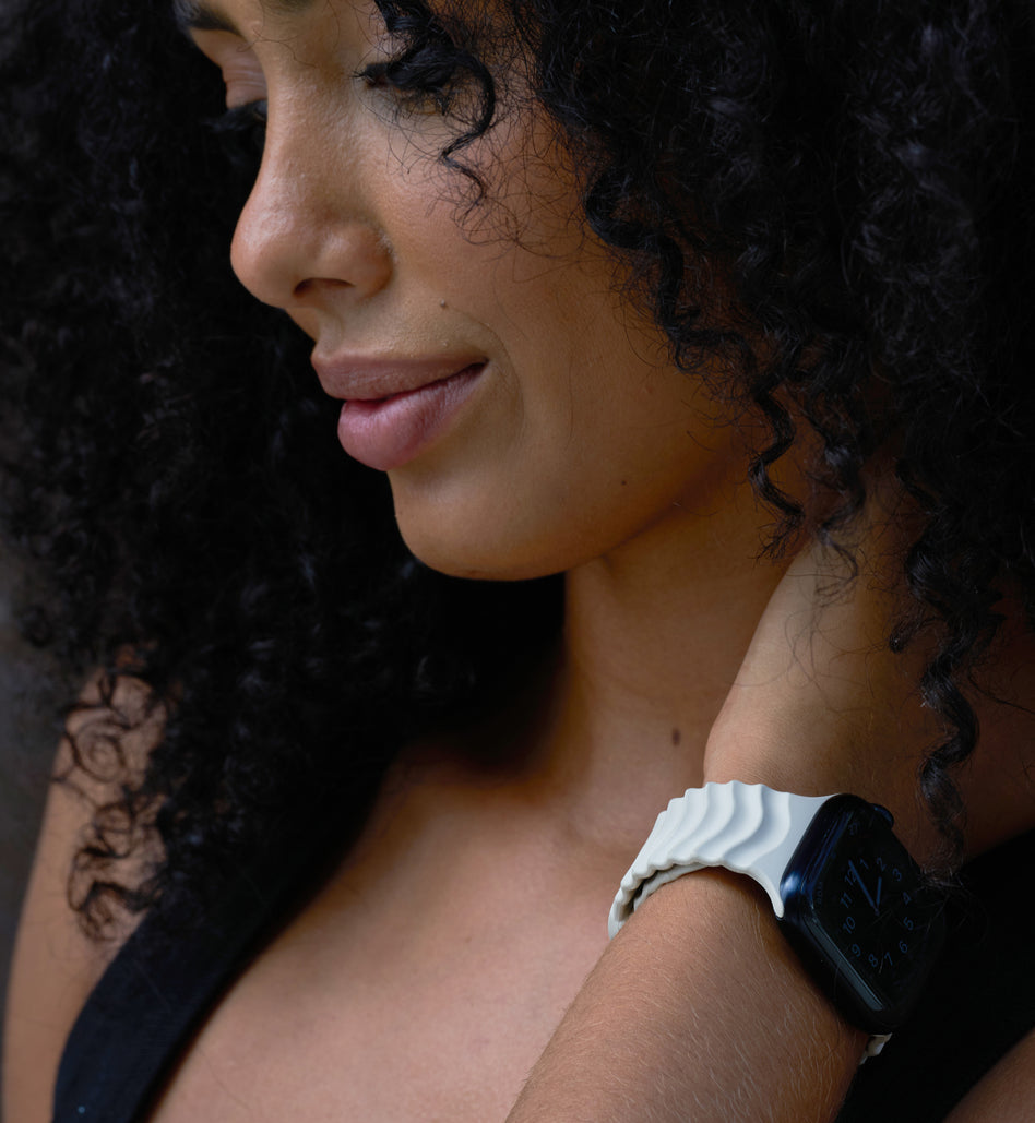 Materik รุ่น FKM Ripple Band - สายนาฬิกา Apple Watch 42(3)/44/45/46/49mm - สี Ivory Sand 13 Materik รุ่น FKM Ripple Band - สายนาฬิกา Apple Watch 42(3)/44/45/46/49mm - สี Ivory Sand